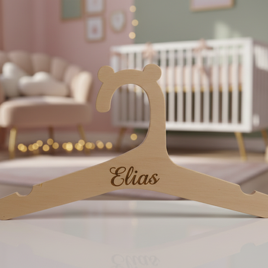 Holz Baby Kleiderbügel mit Bären-Ohren - [Personalisierbar]
